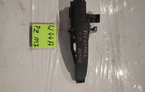 Ford Focus Front door exterior handle 8745646