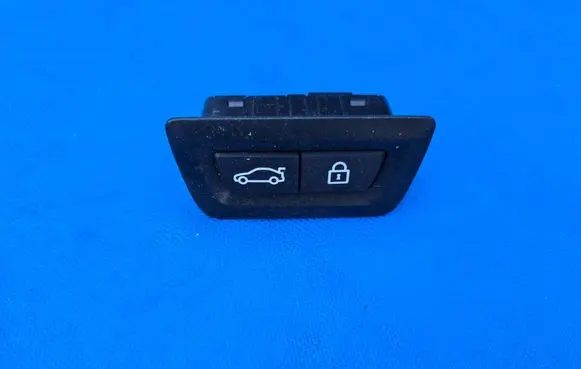 BMW 5 F10 F11 Tailgate/boot open switch button 9275121