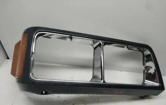 Mitsubishi L300, Cosmos Under headlight/headlamp trim 0461763R