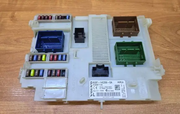 Volvo S60 Fuse module BG9T14C256GA 31343677AA 3659AF01125TP