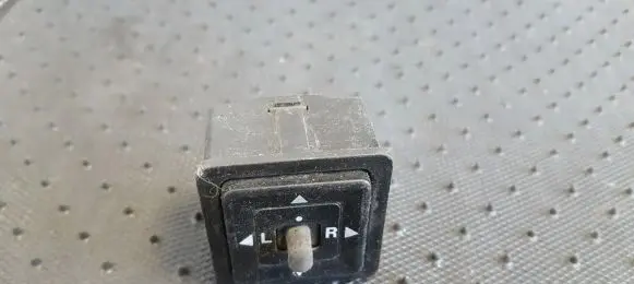 Mitsubishi Pajero Wing mirror switch 2775