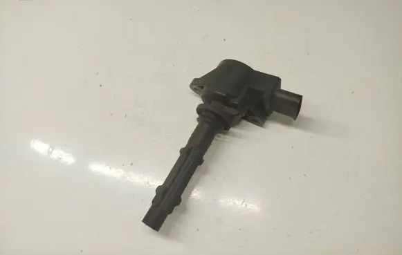 Mercedes-Benz CLS C219 High voltage ignition coil A0001501980