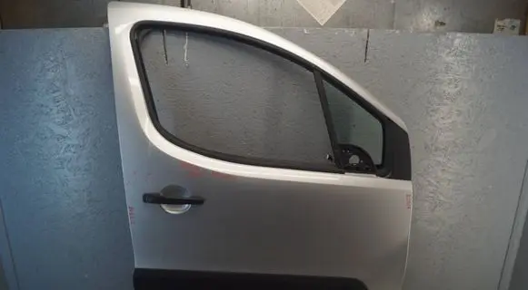 Peugeot Partner Front door