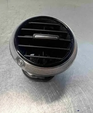 Audi A3 S3 8P Dashboard air vent grill cover trim 8p0820901f