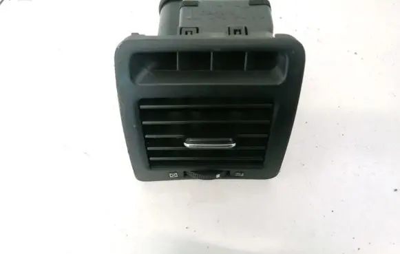 Toyota Corolla Verso E121 Dash center air vent grill 5565013020 55650-13020