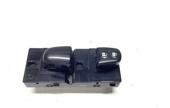 Nissan Qashqai Electric window control switch 14103SD