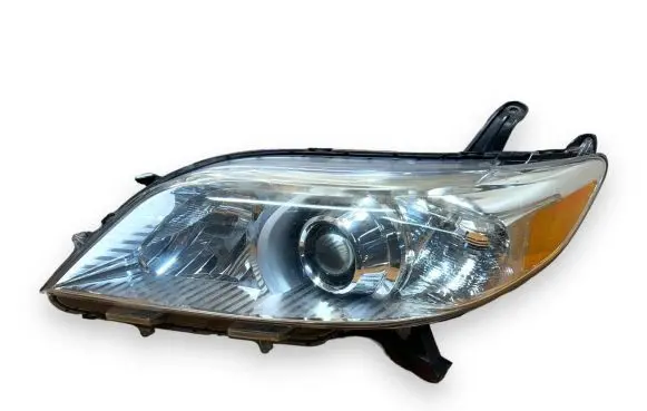 Mitsubishi Outlander Headlight/headlamp 9073810