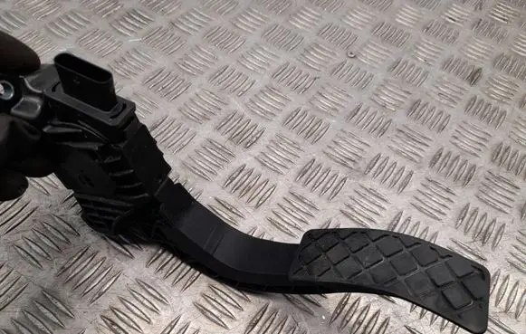 Audi A4 S4 B9 Accelerator throttle pedal 8W1723523