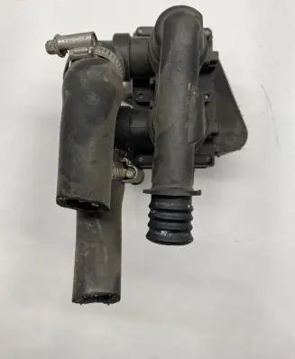 Subaru Impreza II Coolant heater control valve 6136928