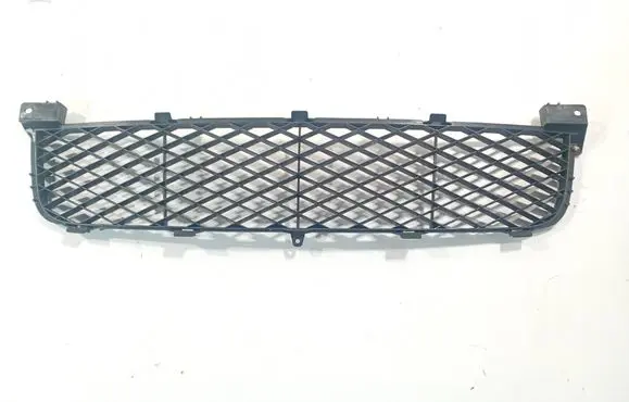 Suzuki Grand Vitara II Front bumper lower grill