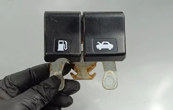 Nissan Qashqai Engine bonnet (hood) release handle
