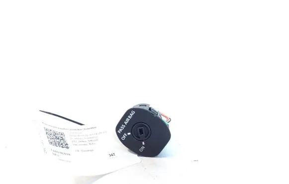 Land Rover Range Rover Sport L320 Passenger airbag on/off switch YWL500050PVJ