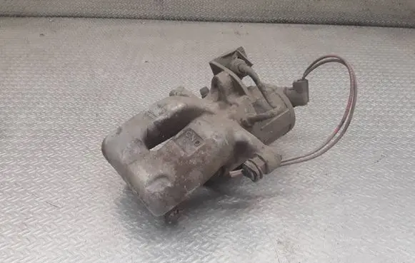 Volkswagen PASSAT B6 Rear brake caliper