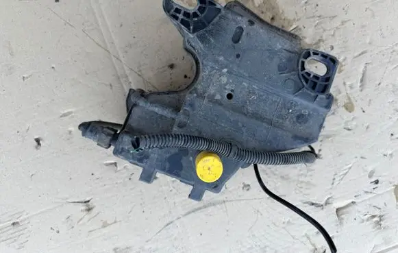 Peugeot 308 FAP fluid tank 9808025480 4065612AA