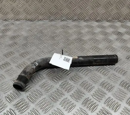 Porsche Boxster 986 Engine coolant pipe/hose 99610661153