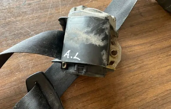 Audi A4 S4 B5 8D Rear seatbelt