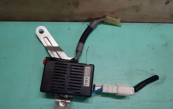 Antenna control unit