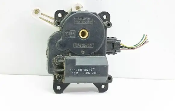 Toyota Avensis Verso Air flap motor/actuator 0637008610 10C2811