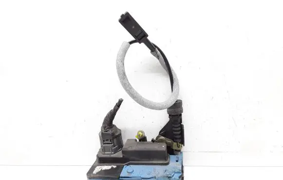 Volvo V70 Front door lock