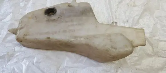 Renault Scenic I Windshield washer fluid reservoir/tank 7700843902 7701683507