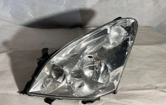 Toyota Corolla Verso E121 Headlight/headlamp