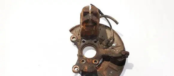 Volkswagen Golf V Front wheel hub