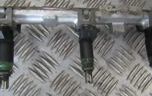 Ford Focus Fuel injector 98mfba 98mf-ba