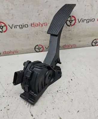Chevrolet Cruze II Accelerator throttle pedal 13466235 6PV01155407