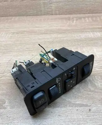 Mitsubishi Space Star Other switches/knobs/shifts MR740608