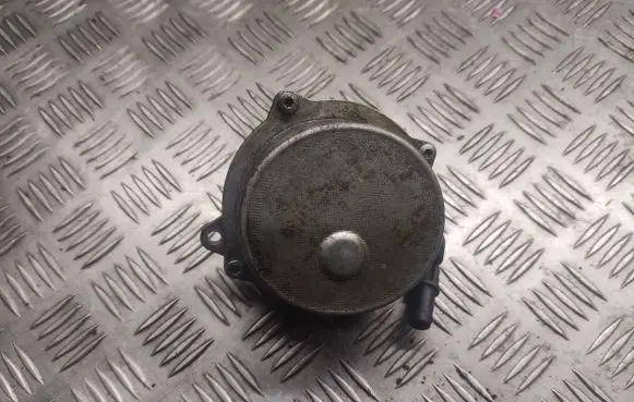 Audi A6 S6 C5 4B Vacuum pump