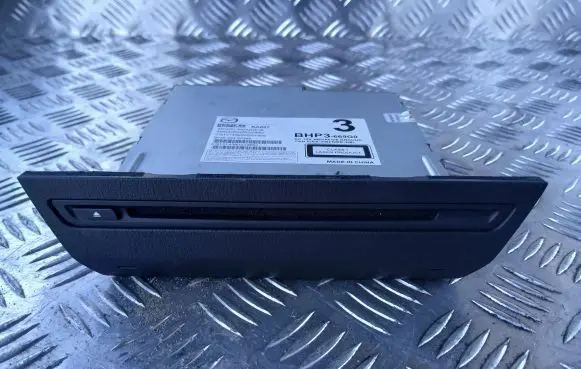 Mazda 3 III Radio/CD/DVD/GPS head unit MD420346 904533420346 SMZ4234202362