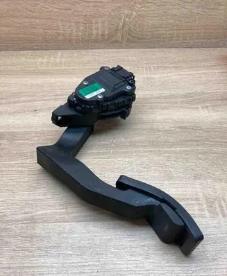 Audi A8 S8 D3 4E Accelerator throttle pedal 4E1723523B 6PV008026