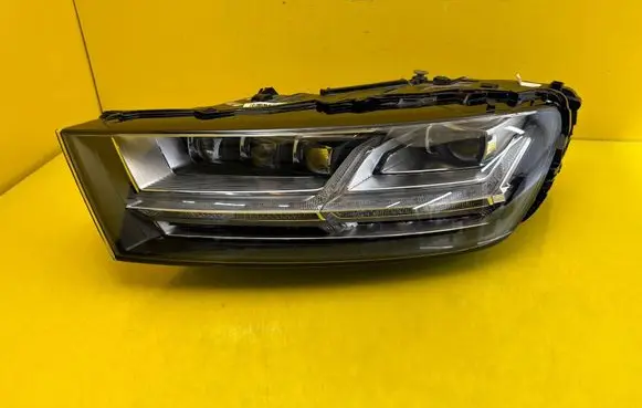 Audi Q7 4M Headlight/headlamp 4M0941035