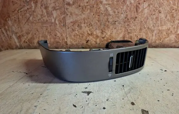 Toyota Prius (NHW20) Dashboard side air vent grill/cover trim 5547547020 455475702 4554757020