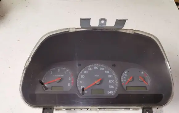 Volvo S40, V40 Speedometer (instrument cluster) 30887694