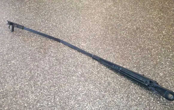 Peugeot 407 Front wiper blade arm