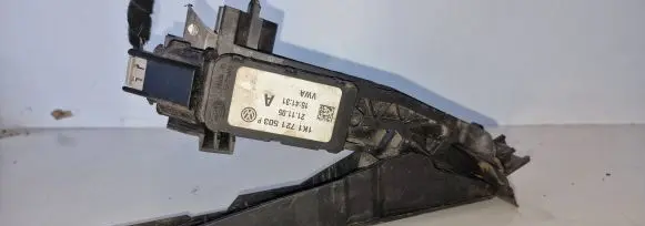 Volkswagen Golf V Accelerator throttle pedal 1K1721503P 211105 154131
