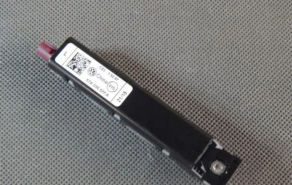 Volkswagen Touran III Aerial antenna amplifier 5TA035577A