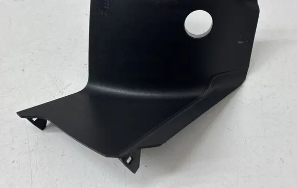 Porsche Cayenne (9Y0 9Y3) Rear/tail light trim molding 9Y0945428B 20633201