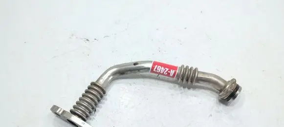 Volkswagen PASSAT B8 Turbo turbocharger oiling pipe/hose 04L145736E