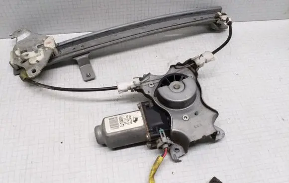Nissan Almera Tino Front door window regulator with motor 400601T2 114929