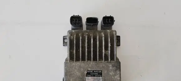Toyota Avensis T250 Fuel injection control unit/module 8987120070 1310001371