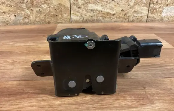 Opel Insignia A Tailgate/trunk/boot lock/catch/latch 13503467