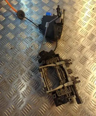Audi A8 S8 D3 4E Front door lock 4E2837016