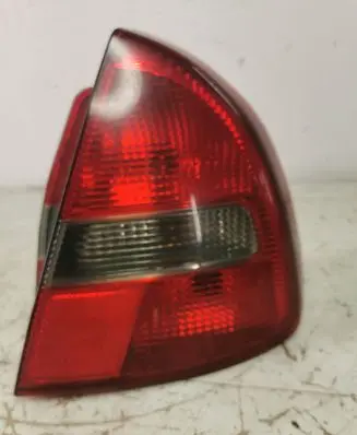 Mitsubishi Carisma Rear/tail lights