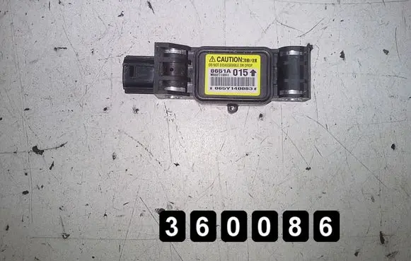 Mitsubishi Grandis Engine control unit/module # 8651a015 impact