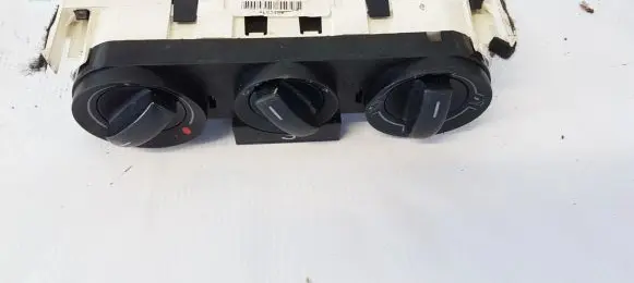 Volkswagen Fox Climate control unit 6Q0819445
