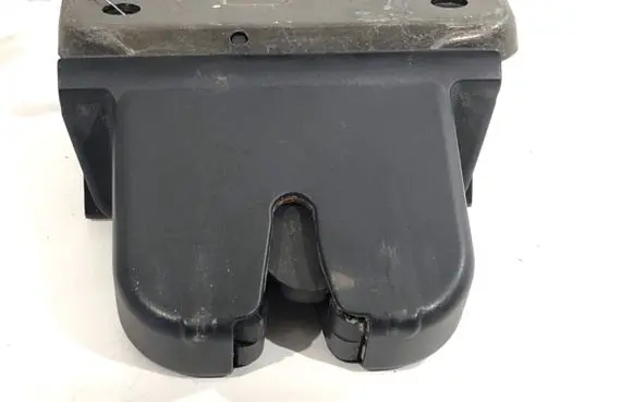 Audi A3 S3 8L Tailgate exterior lock 8L0827520C