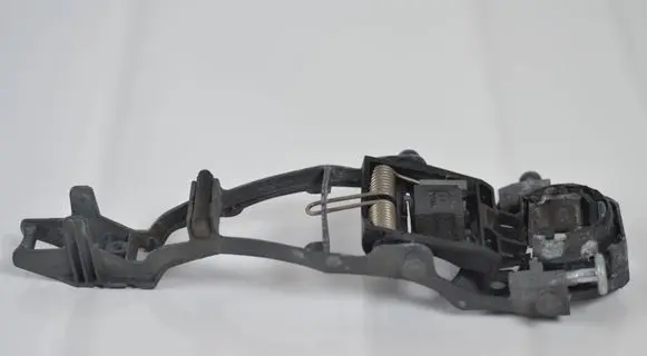 Volkswagen Golf V Rear door exterior handle/bracket 1K0837885A