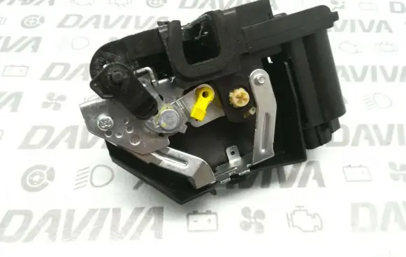 Hyundai i10 Rear door lock